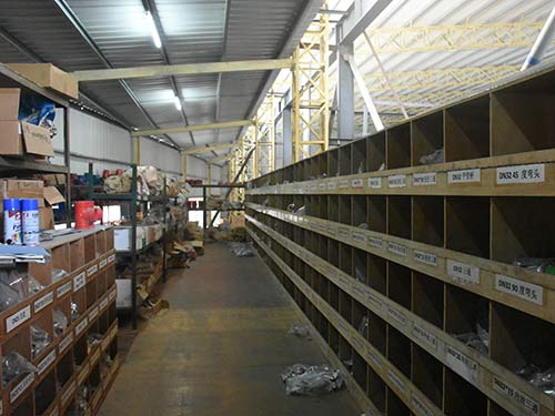 公司仓库一角